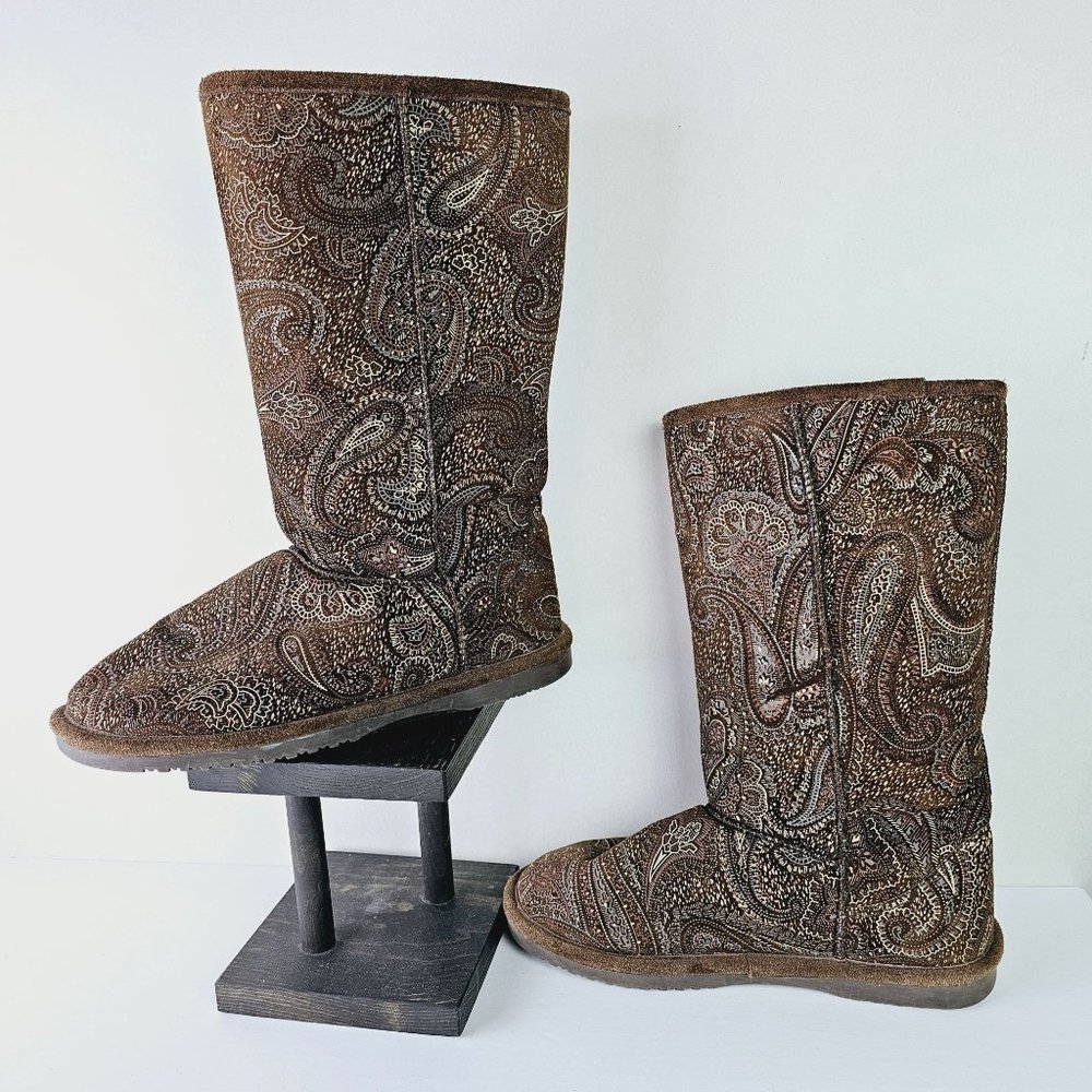 The Walking Company Zealand Alpine Sheepskin Suede Paisley Boots Sz.8